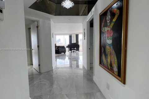 Condominio en venta en Aventura, Florida, 2 dormitorios, 200.11 m2 № 1311016 - foto 5