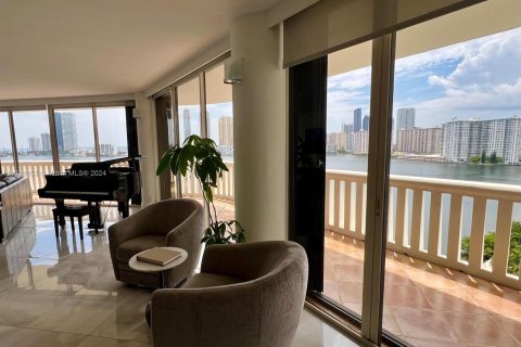 Condominio en venta en Aventura, Florida, 2 dormitorios, 200.11 m2 № 1311016 - foto 10