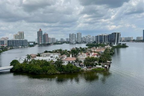 Condo in Aventura, Florida, 2 bedrooms  № 1311016 - photo 3