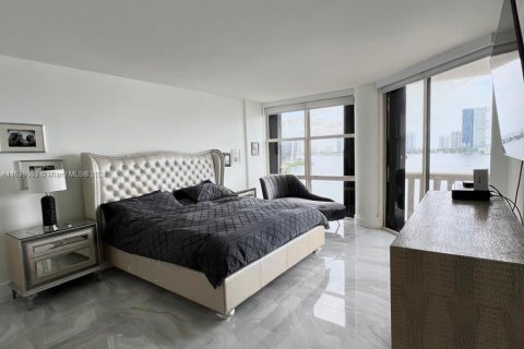 Condominio en venta en Aventura, Florida, 2 dormitorios, 200.11 m2 № 1311016 - foto 24