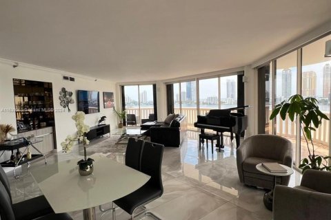 Condominio en venta en Aventura, Florida, 2 dormitorios, 200.11 m2 № 1311016 - foto 12