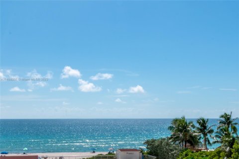 Condominio en alquiler en Sunny Isles Beach, Florida, 38.09 m2 № 583617 - foto 13