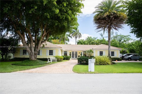 Villa ou maison à vendre à Palmetto Bay, Floride: 4 chambres, 308.25 m2 № 1233527 - photo 1