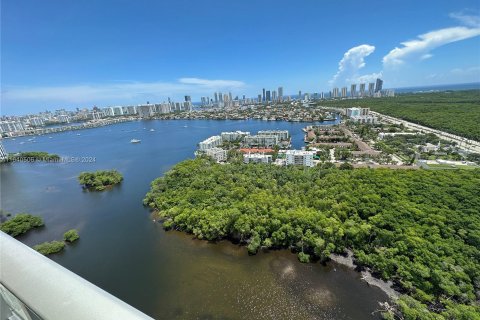 Condo in North Miami Beach, Florida, 3 bedrooms  № 1316606 - photo 29