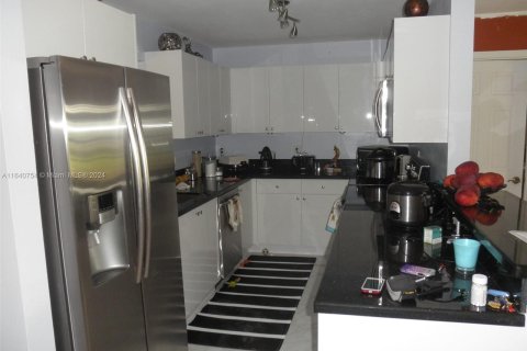 Casa en venta en Miami, Florida, 4 dormitorios, 154.59 m2 № 1316646 - foto 6