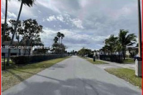 Casa en venta en Miami, Florida, 4 dormitorios, 154.59 m2 № 1316646 - foto 23