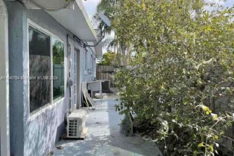 House in Miami, Florida 4 bedrooms, 154.59 sq.m. № 1316646 - photo 17