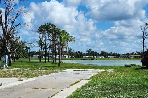 Terreno en venta en Port Charlotte, Florida № 630238 - foto 8