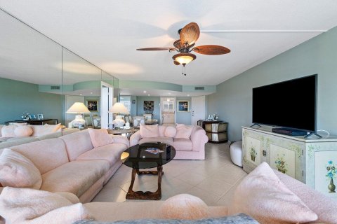 Condo in Lake Park, Florida, 2 bedrooms  № 1179544 - photo 21