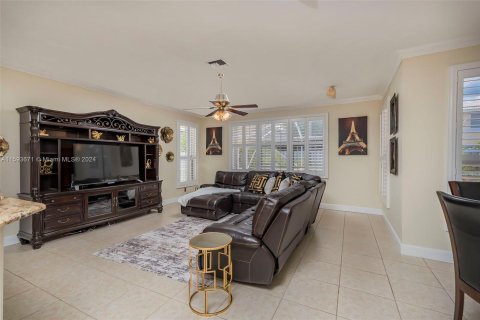 House in Miramar, Florida 5 bedrooms, 281.87 sq.m. № 1226114 - photo 11