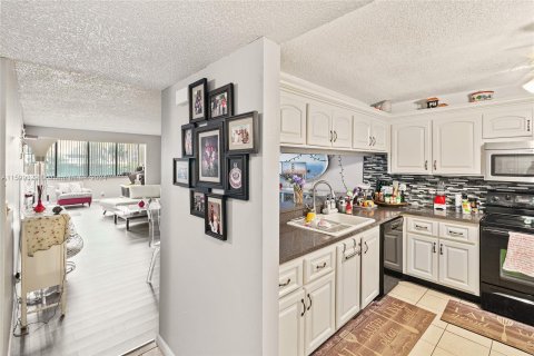 Copropriété à vendre à North Lauderdale, Floride: 2 chambres, 125.42 m2 № 1209441 - photo 13