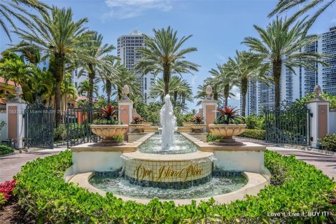 Condominio en venta en Aventura, Florida, 3 dormitorios, 260.13 m2 № 1101504 - foto 2