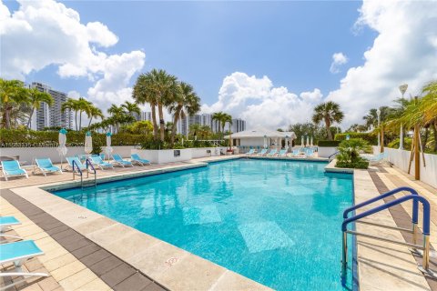 Copropriété à vendre à Aventura, Floride: 3 chambres, 260.13 m2 № 1101504 - photo 8