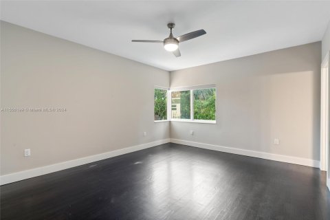 Купить виллу или дом в Майами-Шорс, Флорида 5 спален, 299.89м2, № 1101473 - фото 18