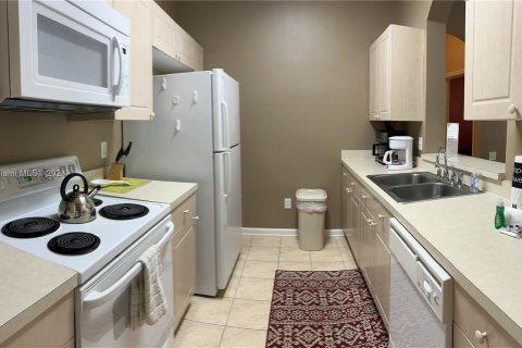 Apartment in Kissimmee, Florida 2 bedrooms № 1384213 - photo 5