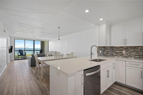 Condominio en venta en Jensen Beach, Florida, 2 dormitorios, 95.04 m2 № 807396 - foto 7
