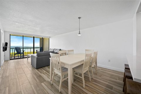 Condominio en venta en Jensen Beach, Florida, 2 dormitorios, 95.04 m2 № 807396 - foto 5