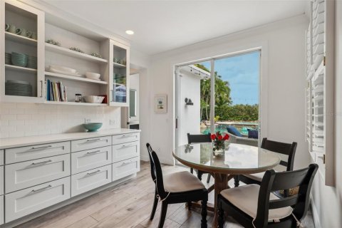 House in Jupiter, Florida 5 bedrooms, 324.69 sq.m. № 1315247 - photo 7