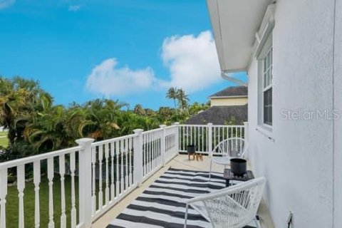 House in Jupiter, Florida 5 bedrooms, 324.69 sq.m. № 1315247 - photo 24