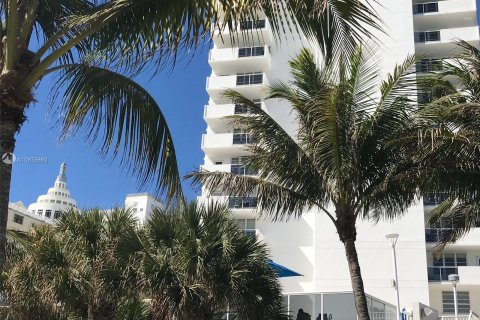 Copropriété à louer à Miami Beach, Floride: 51.1 m2 № 15884 - photo 20