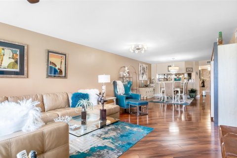 Condo in Sunrise, Florida, 2 bedrooms  № 1224628 - photo 23