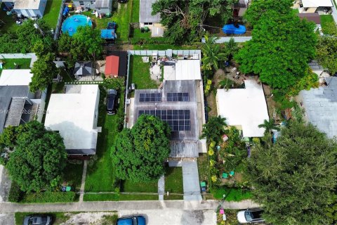 Villa ou maison à vendre à Miami Gardens, Floride: 3 chambres, 112.88 m2 № 1365346 - photo 4