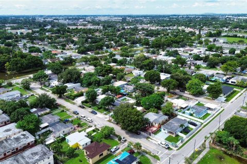 Villa ou maison à vendre à Miami Gardens, Floride: 3 chambres, 112.88 m2 № 1365346 - photo 8