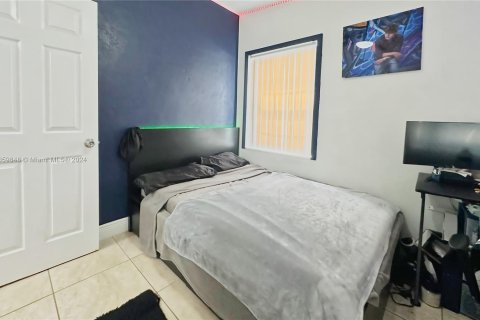 Casa en venta en Miami Gardens, Florida, 3 dormitorios, 112.88 m2 № 1365346 - foto 18