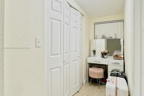 Casa en venta en Miami Gardens, Florida, 3 dormitorios, 112.88 m2 № 1365346 - foto 21