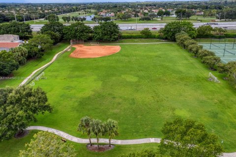 Villa ou maison à vendre à Lake Worth, Floride: 5 chambres, 283.72 m2 № 1362388 - photo 27