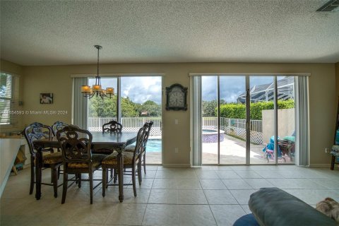 Casa en venta en Lake Worth, Florida, 5 dormitorios, 283.72 m2 № 1362388 - foto 13