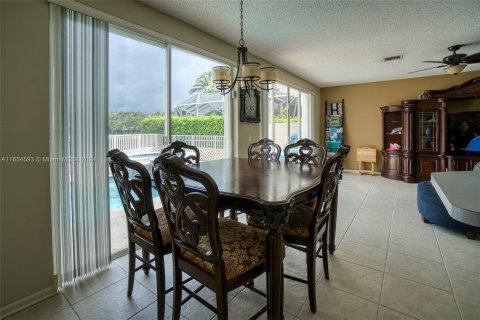 Casa en venta en Lake Worth, Florida, 5 dormitorios, 283.72 m2 № 1362388 - foto 14