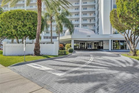 Condominio en venta en Sunny Isles Beach, Florida, 2 dormitorios, 120.77 m2 № 1232098 - foto 6