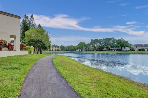 Copropriété à vendre à Coconut Creek, Floride: 2 chambres, 99.59 m2 № 1229291 - photo 20