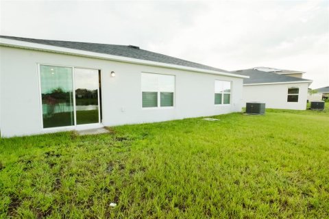 House in Davenport, Florida 4 bedrooms, 157.56 sq.m. № 1298481 - photo 10