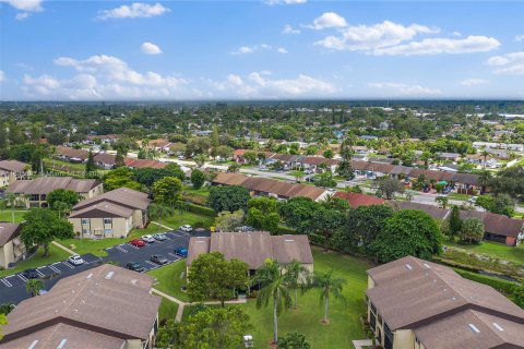 Condo in Greenacres, Florida, 2 bedrooms  № 1435195 - photo 27