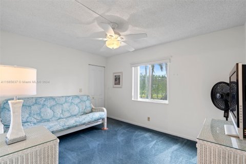 Condo in Greenacres, Florida, 2 bedrooms  № 1435195 - photo 14