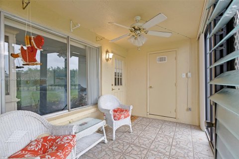 Condo in Greenacres, Florida, 2 bedrooms  № 1435195 - photo 18