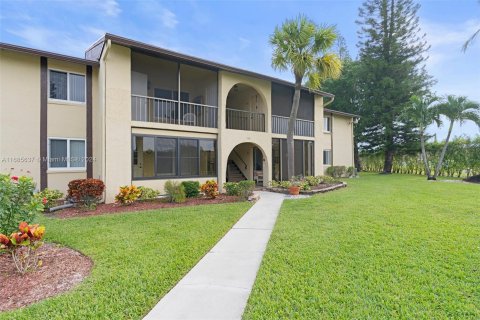 Condo in Greenacres, Florida, 2 bedrooms  № 1435195 - photo 6