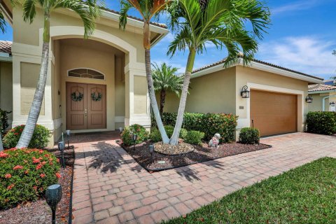 House in Wellington, Florida 4 bedrooms, 248.14 sq.m. № 1142359 - photo 11