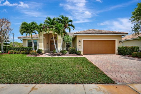 House in Wellington, Florida 4 bedrooms, 248.14 sq.m. № 1142359 - photo 10