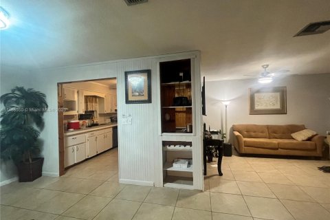 Casa en venta en Lehigh Acres, Florida, 3 dormitorios, 150.87 m2 № 847978 - foto 8