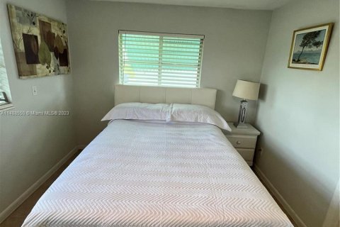 Villa ou maison à vendre à Lehigh Acres, Floride: 3 chambres, 150.87 m2 № 847978 - photo 13