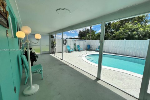 Villa ou maison à vendre à Lehigh Acres, Floride: 3 chambres, 150.87 m2 № 847978 - photo 21
