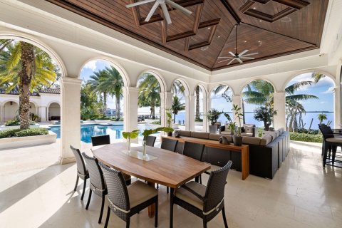 Villa ou maison à vendre à Fort Myers, Floride: 7 chambres, 1215.44 m2 № 860983 - photo 3