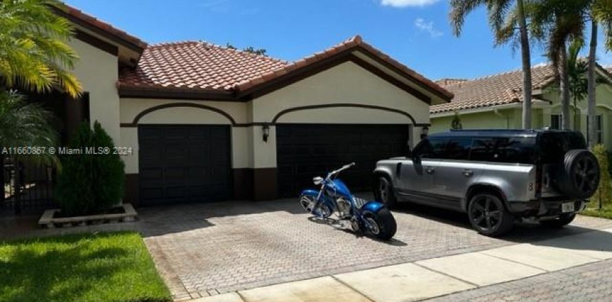 Villa ou maison à Miramar, Floride 4 chambres, 255.39 m2 № 1367209