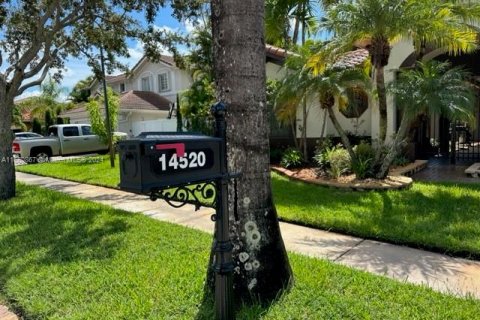 Casa en venta en Miramar, Florida, 4 dormitorios, 255.39 m2 № 1367209 - foto 6