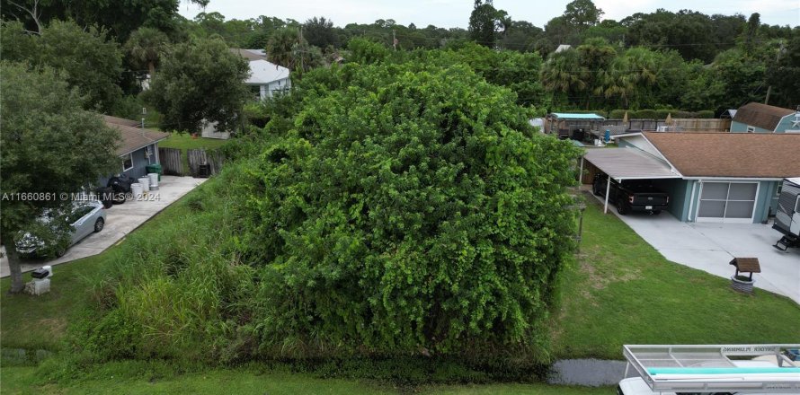 Land in St. Lucie, Florida № 1367208