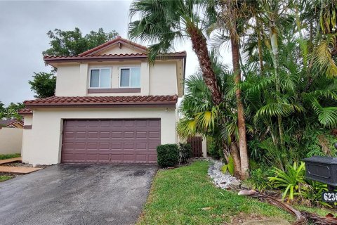 Villa ou maison à vendre à Hialeah, Floride: 3 chambres, 187.94 m2 № 1292908 - photo 5