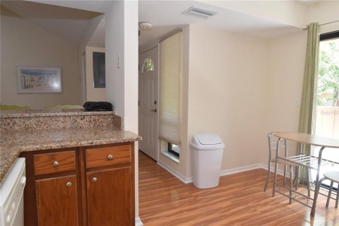 Condo in Sarasota, Florida, 2 bedrooms  № 213812 - photo 9